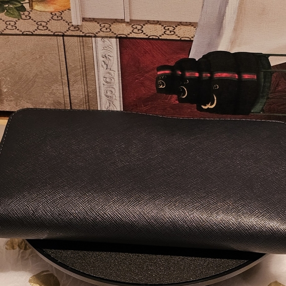 Tory Burch Robinson Saffiano  Leather Zipper Continental  Wallet - Picture 12 of 17